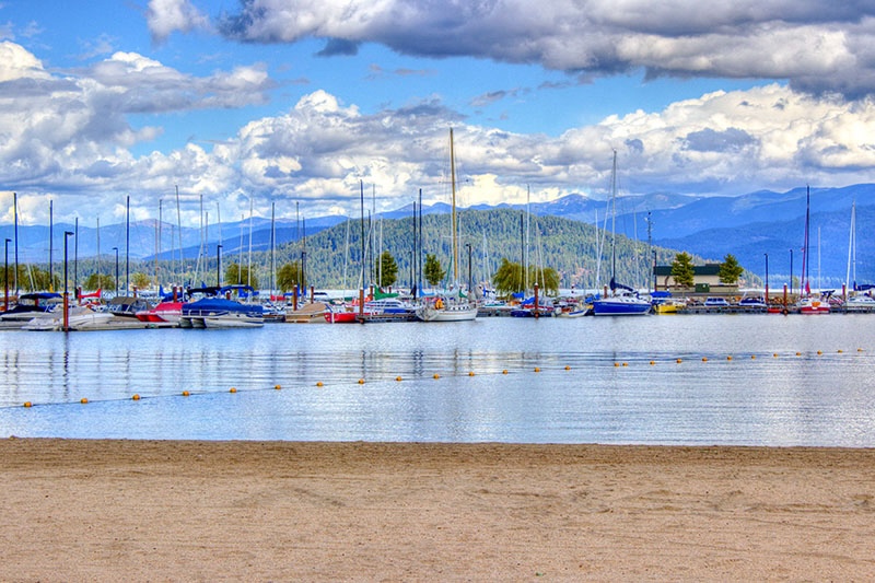17 of the Best Lake Towns in the U.S. image