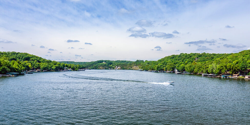 America’s Best Lake Towns 2026: Top Destinations for Boaters image